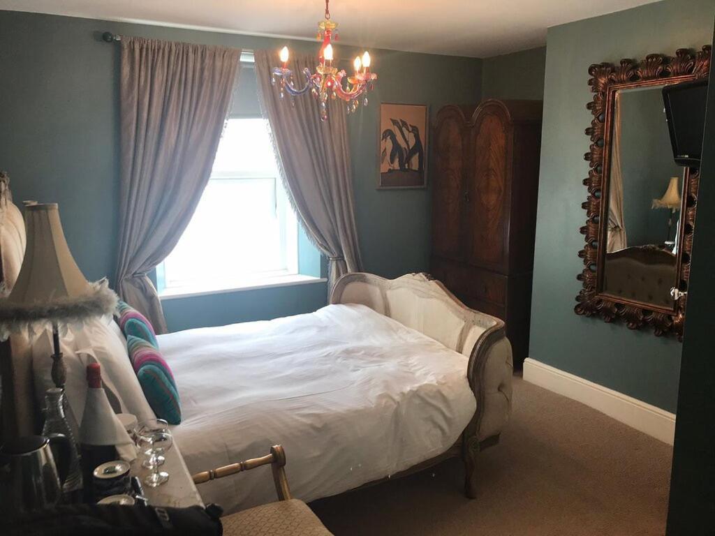 The White House Hotel New Quay エクステリア 写真